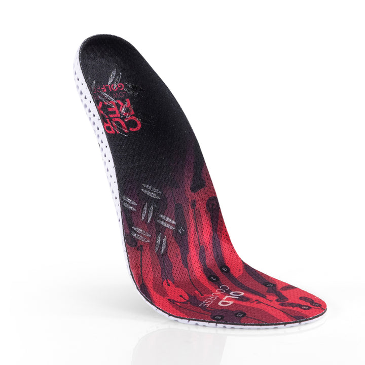 Floating top view of red colored GOLFPRO low profile insoles with white and black base #1-wahle-dein-profil_low